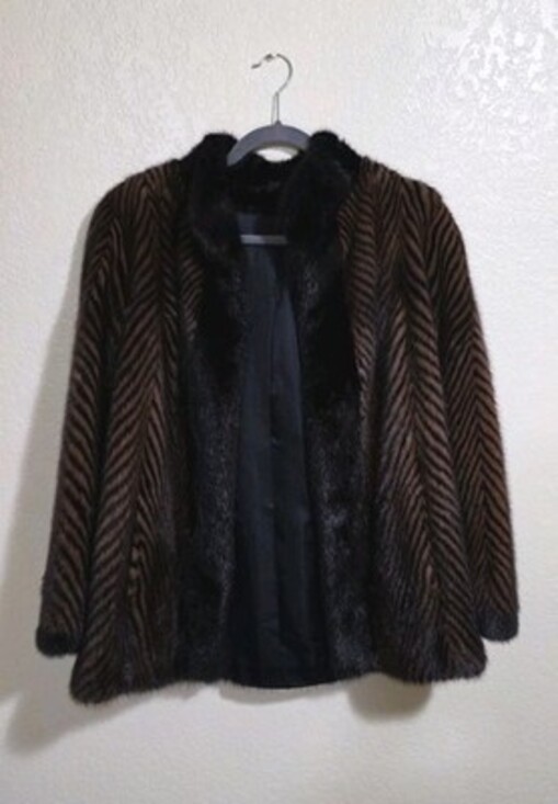 DaVinci Authentic Vintage Mink Coat with Chevron Pattern - Very Soft Fur - Picture 1 of 11